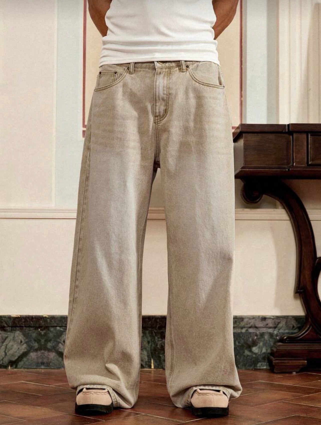 Khaki jeans