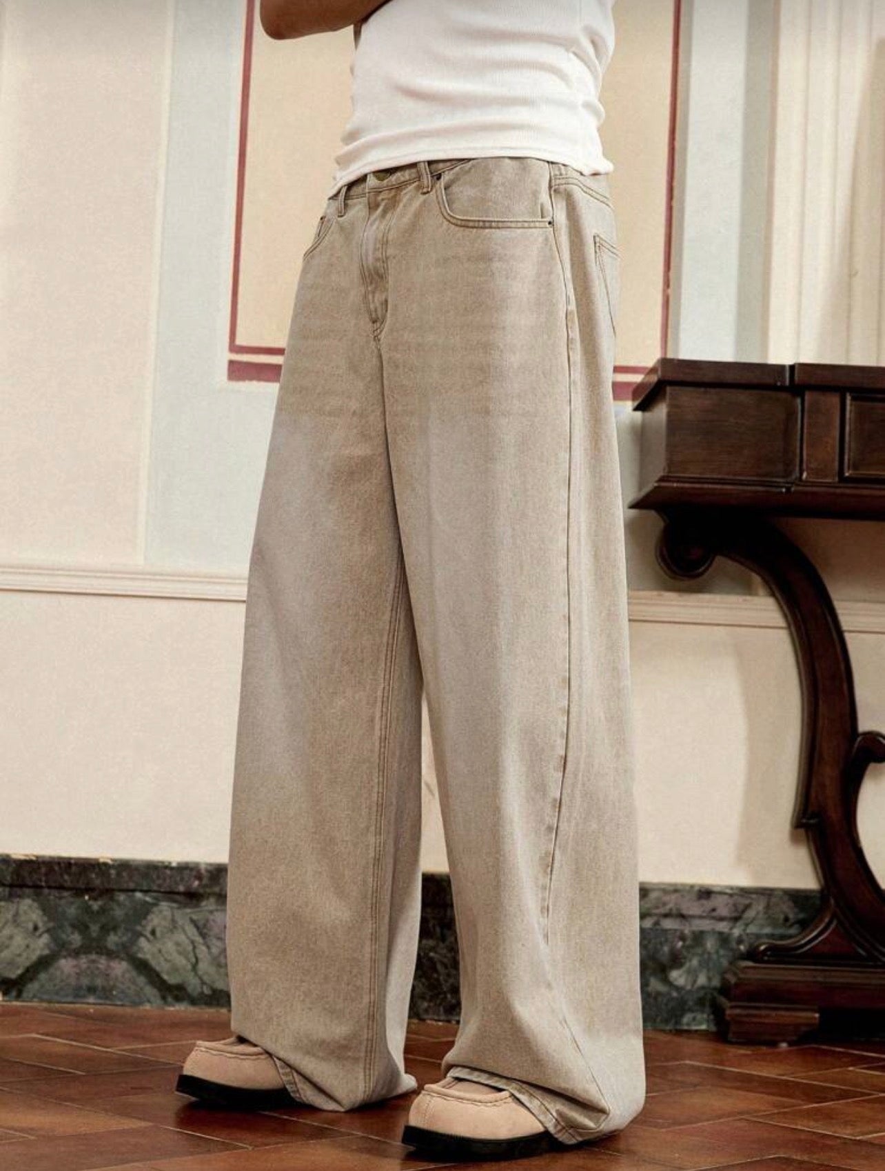 Khaki jeans
